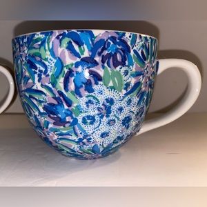 NWOB Two Lilly Pulitzer Blue Multicolor Chinz Cups W/ Gold Handles